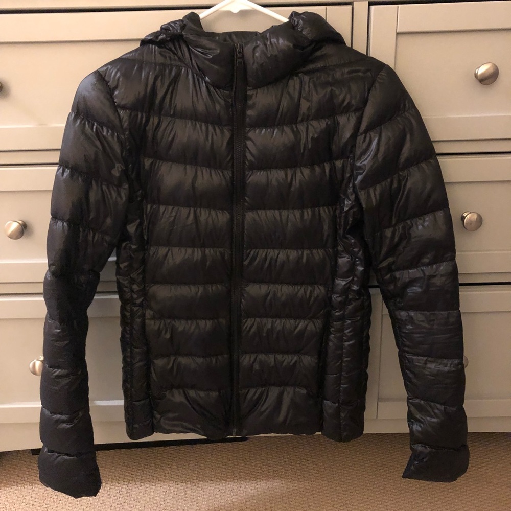 Uniqlo Women Ultra Light Down Parka -black